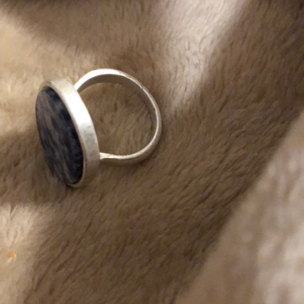 Blue statement ring - Picture 4 of 5
